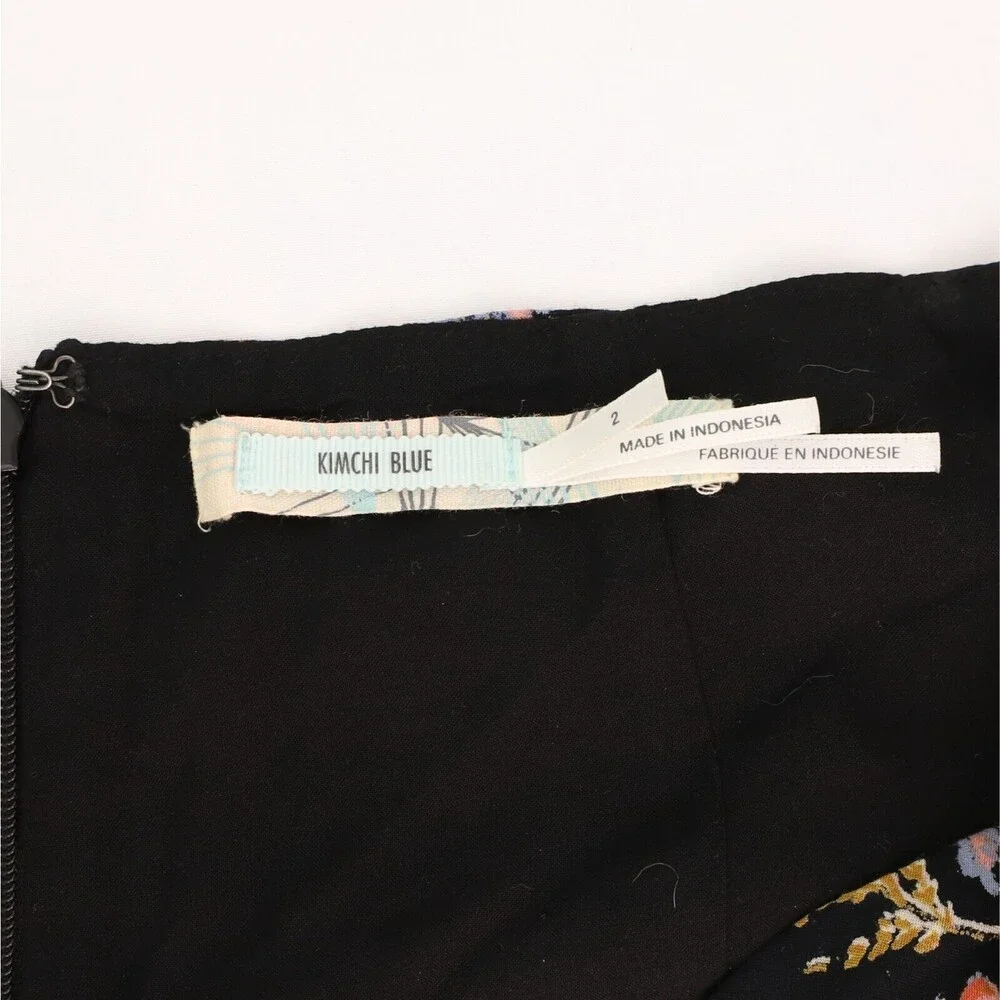 KIMCHI BLUE Floral Woven Shorts 2 Black Multi Hipster Hippie Vacay Cottage B6